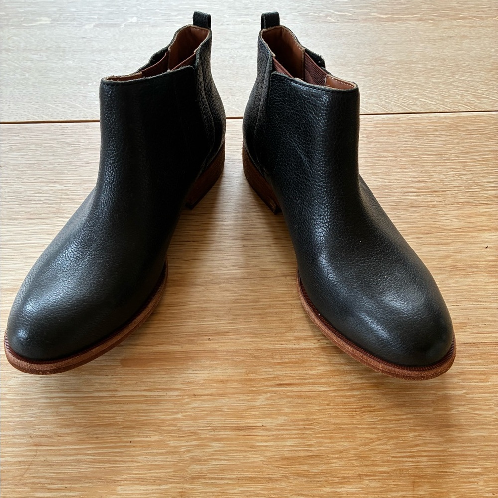 NWOB Kork-Ease Velma booties 8